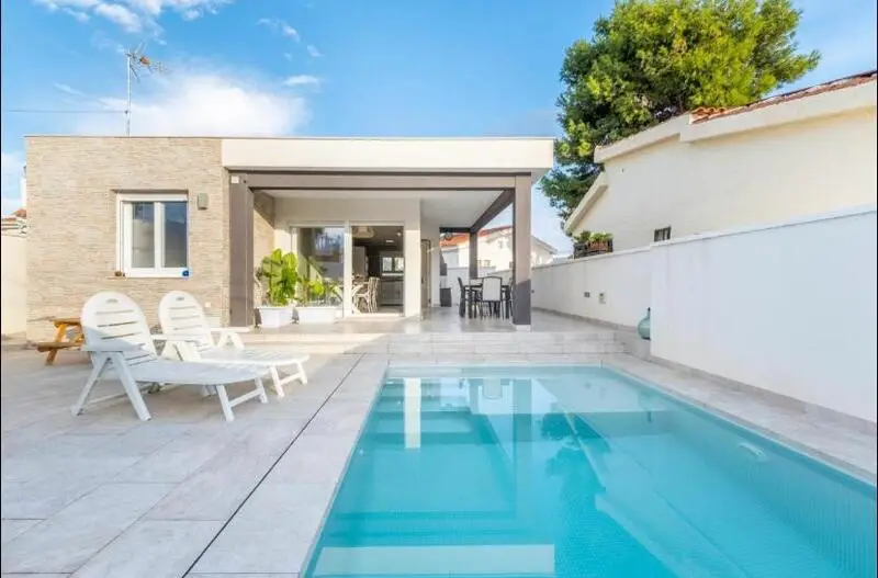 Casa en Torrevieja con Piscina Privada
