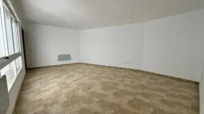 Piso en venta en Avenida de Castilla Y Leon, cerca de Calle de la Ermita