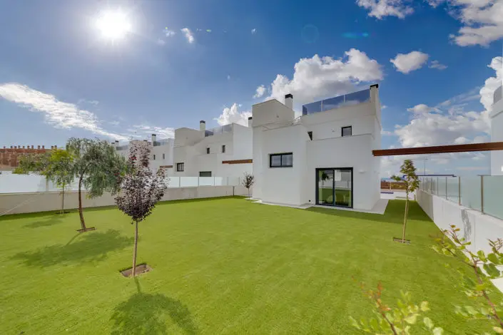 Villa 3 Dormitorios Alicante Moderna Piscina Privada