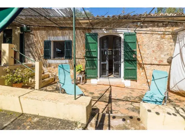Finca Rustica con Dos Viviendas y Piscinas cerca de Palma