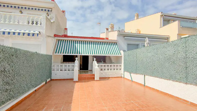 Bungalow en Ciudad Quesada con Jardin y Terraza
