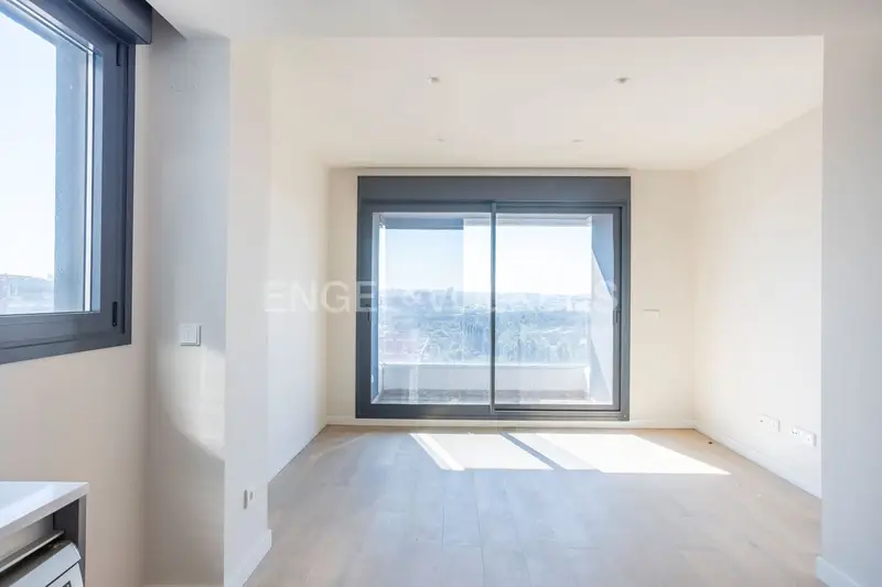 Apartamento en Alquiler Madrid 2 Dormitorios Terraza Garaje Trastero