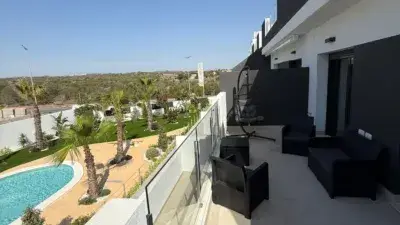 Chalet en Alquiler Los Balcones Torrevieja 2 Dormitorios Piscina y Garaje