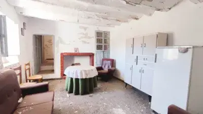 Cortijo en Venta Velez Rubio: Reforma Integral con Gran Terreno