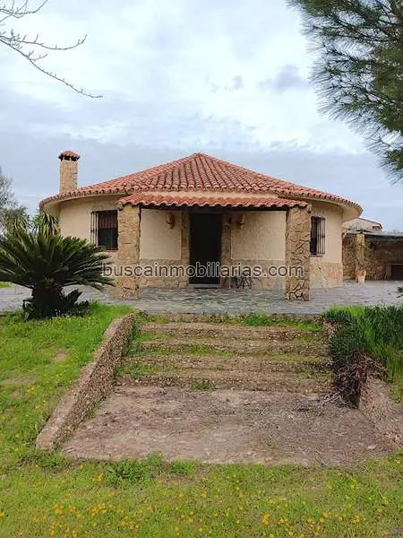 Chalet con Parcela 5000m2 en Las Rocillas Badajoz