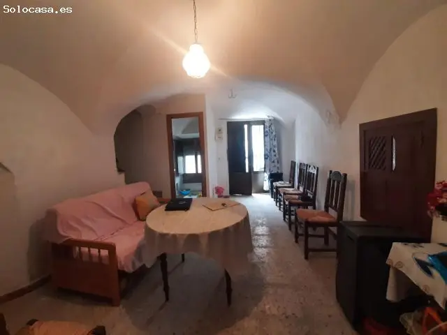Casa Independiente en Casar de Cáceres: Planta Baja con Bóvedas