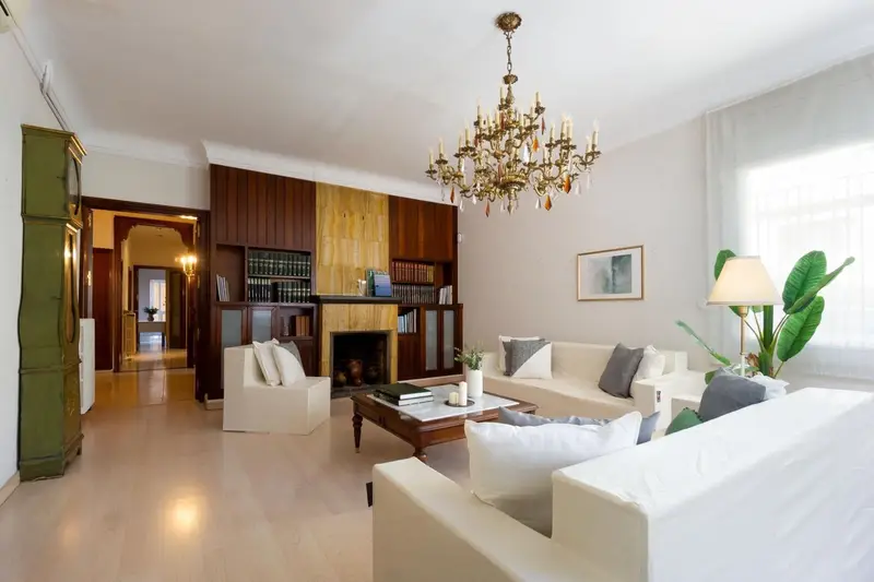 Adosado 188m² Sabadell 6 habitaciones 4 baños Patio 60m²