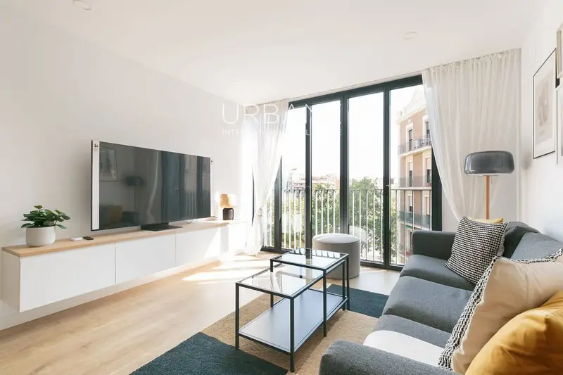 Piso en Alquiler Eixample 3 Dormitorios 2 Baños Cerca Sagrada Familia