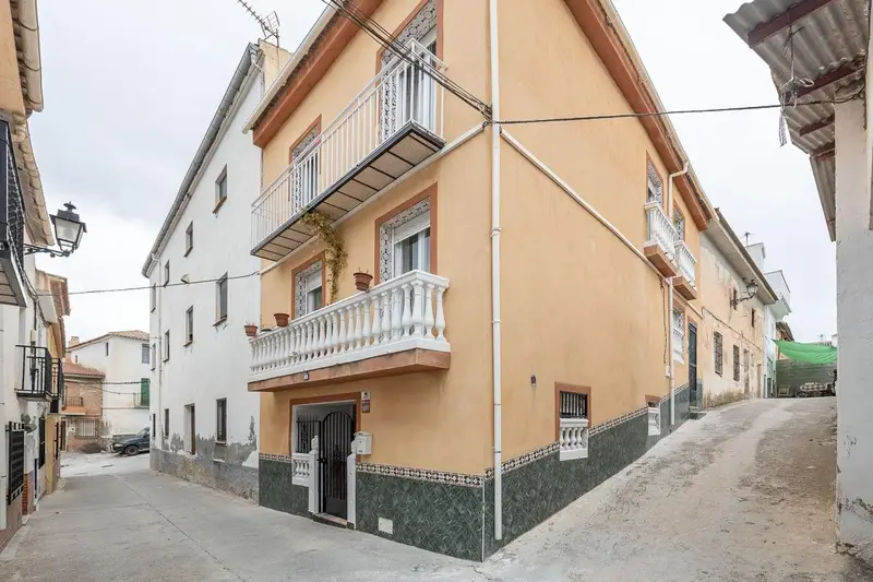 Casa Reformada en Centro Jayena 180m2 Tres Plantas