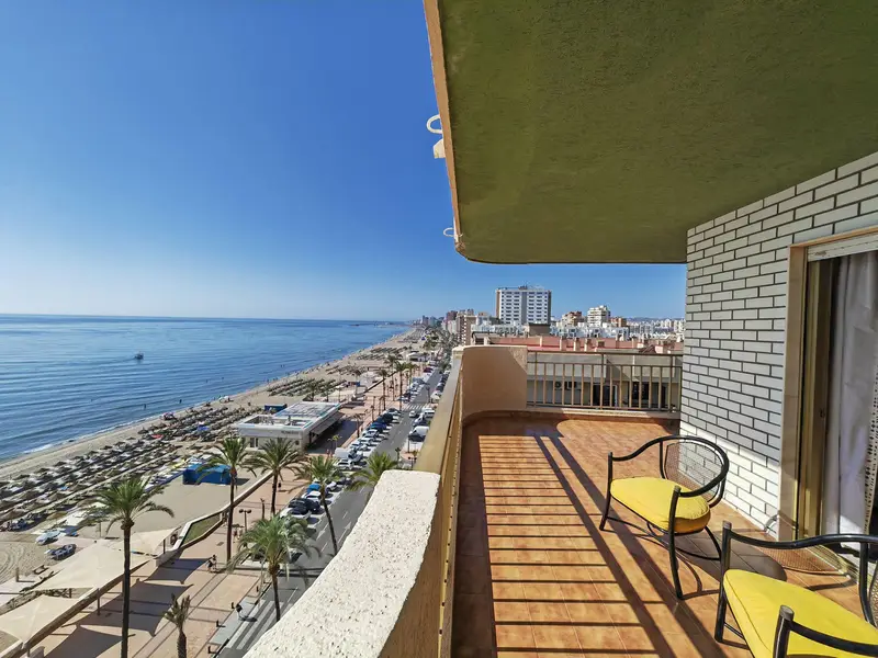 Piso de 5 Dormitorios en venta Los Boliches, España