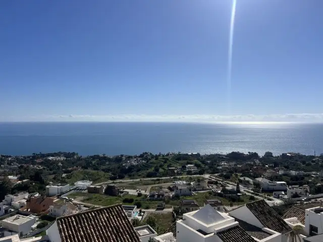 Piso de 3 Dormitorios en venta Benalmádena Pueblo, España
