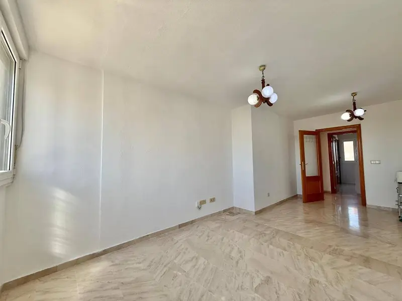 Alquiler de Apartamento sin Amueblar en Playa Poniente Benidorm