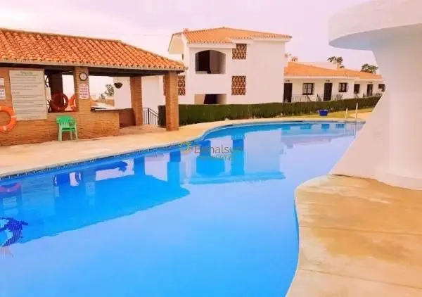 Apartamento en Mijas Costa con Vistas al Mar - Alquiler Temporada Media