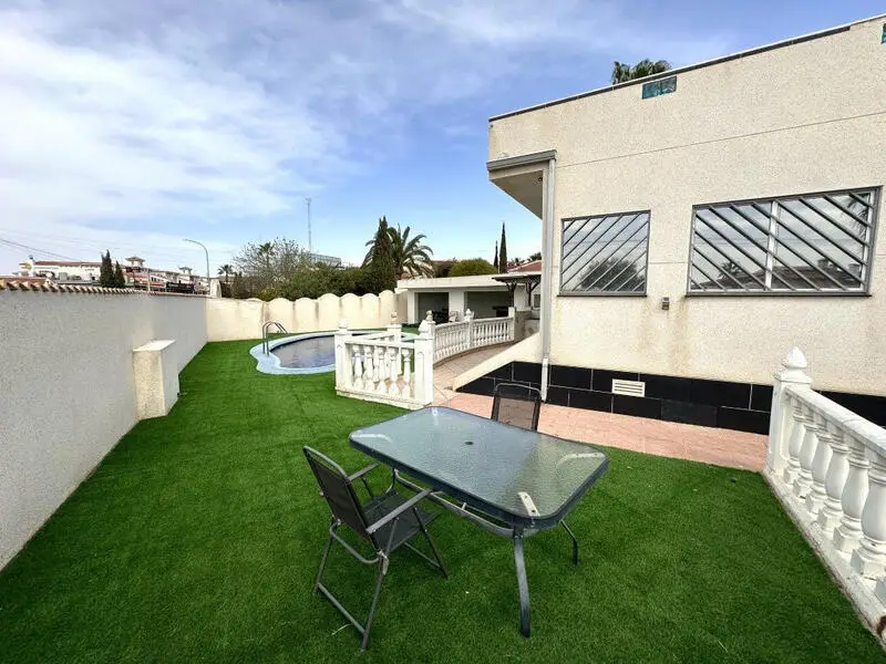 Villa 3 Dormitorios Ciudad Quesada Piscina Jacuzzi