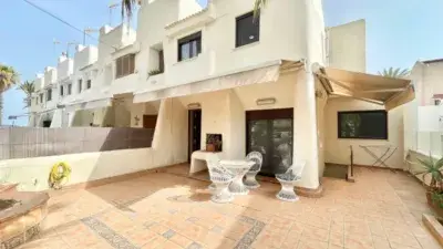Chalet en Alquiler Torrevieja 4 Dormitorios 2 Baños Garaje