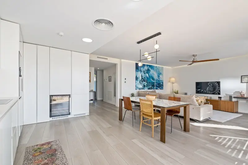 Apartamento de Lujo en Estepona 2 Dormitorios Frente al Mar