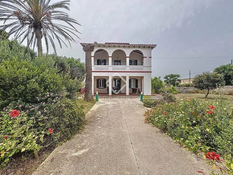 Chalet en venta en Ciutadella Menorca con jardin y vistas