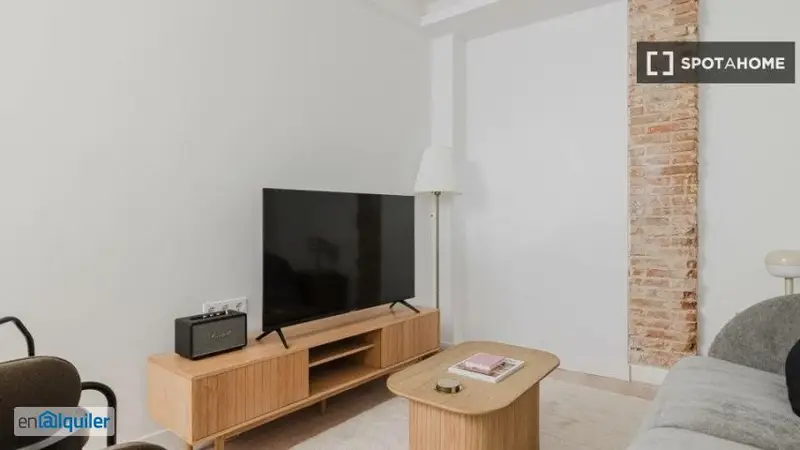 Apartamento 2 Dormitorios en Alquiler Chueca