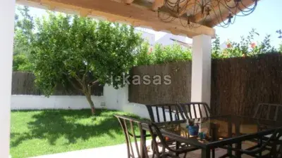 Chalet en venta en Calle Pintor González Agreda