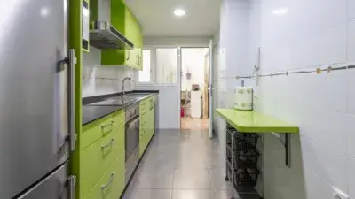 Piso en Venta 3 habitaciones Semi-Reformado Cerca Naturaleza