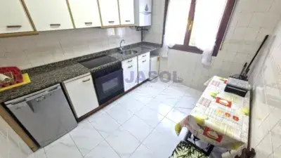 Apartamento en Venta en Noja zona Ris con Terraza y Garaje