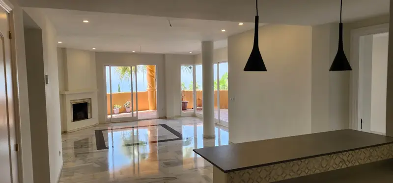 Piso de 3 Dormitorios alquiler Calahonda, España