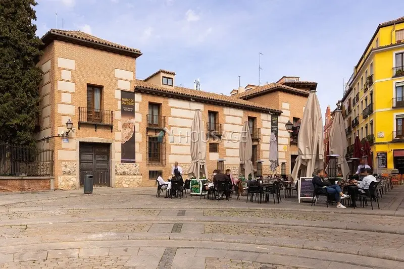 Piso en venta Madrid La Latina 4 dormitorios techos altos