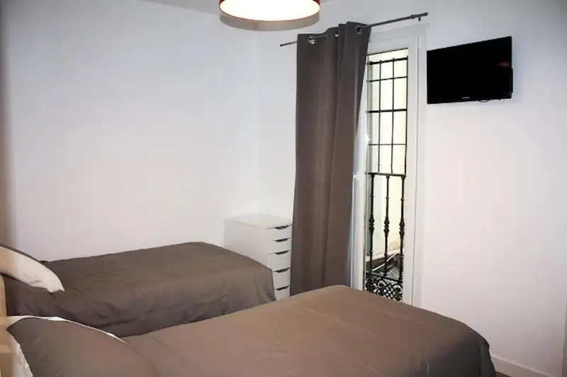 Apartamento en Alquiler Madrid 1 Dormitorio 1 Ba
															
															
															
															
															
															
														
														
														
														
														
														
														
														
														
														
														
														
														ño