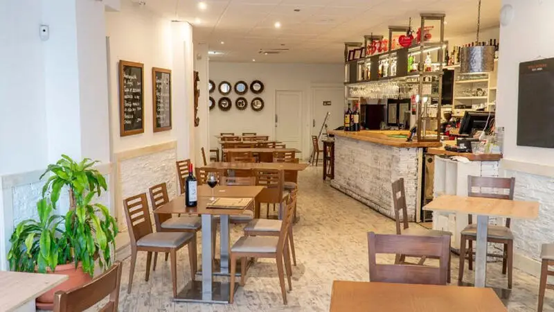 Restaurante en Venta Fuengirola Costa del Sol 2 Dormitorios 2 Baños