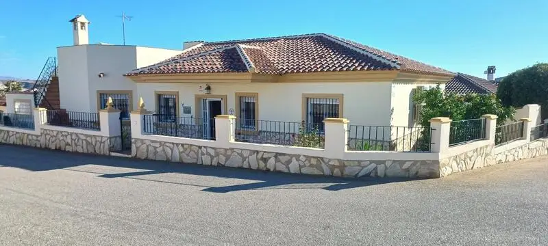 Villa en Venta Los Menchones 3 Dormitorios Piscina