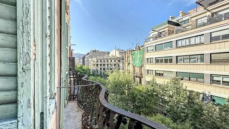 Piso Reformado en Eixample 2 Dormitorios Cerca Hospital Clínic