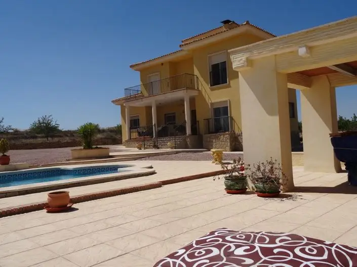 Villa de Lujo 4 Dormitorios Piscina Gran Salón Garaje Doble