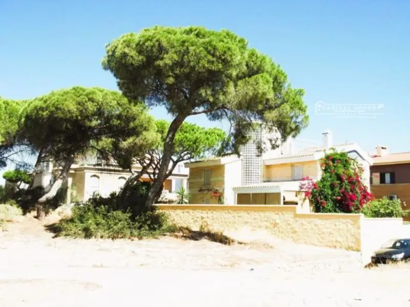 Villa en Punta Umbria con Jardin y Piscina Cerca de la Playa