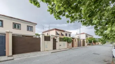 Casa en Venta en Granada 3 Dormitorios 3 Baños Gran Jardín