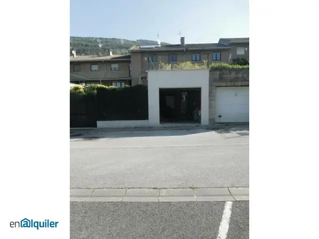 Alquiler casa amueblada garaje Berrioplano Artica