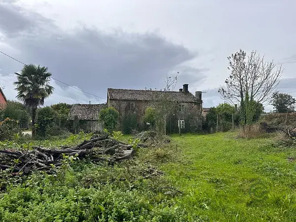 Casa de Piedra para Rehabilitar cerca de Santiago