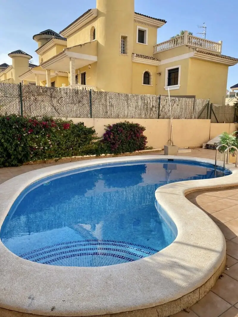 Villa en Venta Orihuela Costa 3 Dormitorios Piscina Privada