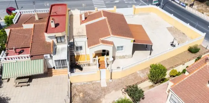 Villa en Venta La Marina 3 Dormitorios Reformada Cerca de la Playa