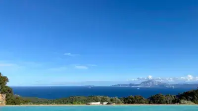 Finca Rustica en Tarifa con 4 Casas y 2 Piscinas