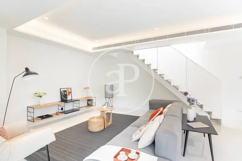 Atico en venta en Sant Gervasi Galvany con piscina privada