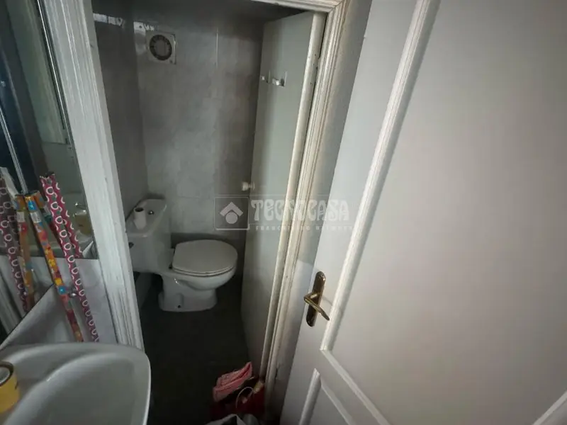 Local Comercial en Venta en León - Ideal Peluqueria Lavanderia