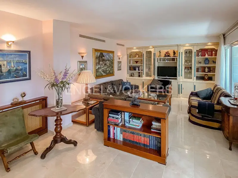 Atico Duplex en Alquiler en Sitges con Vistas al Mar