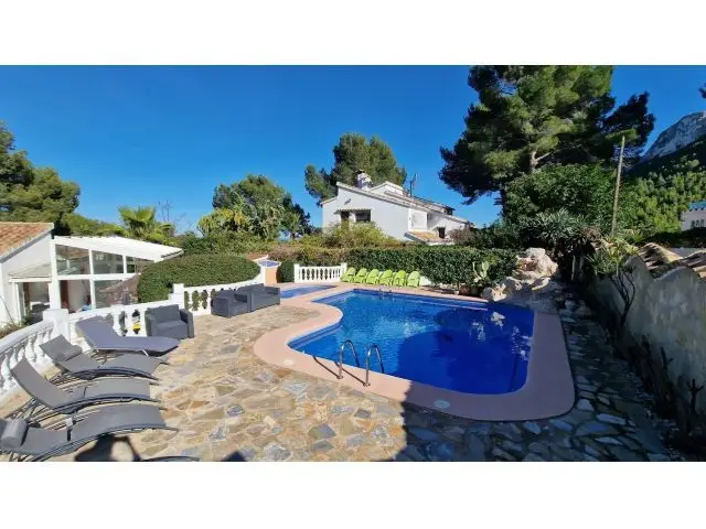 Chalet con Vistas al Mar en Denia Alquiler
