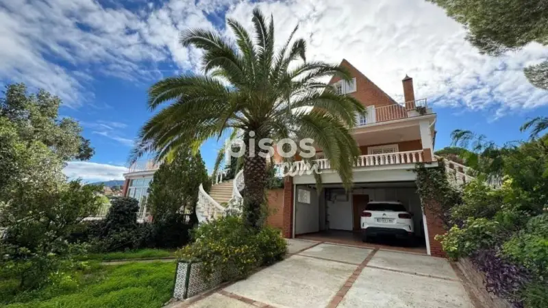Chalet en venta en Calle de la Alozaina