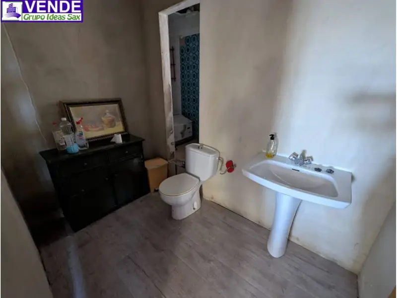 Casa en Sax con Piscina y 3000m2 de Terreno