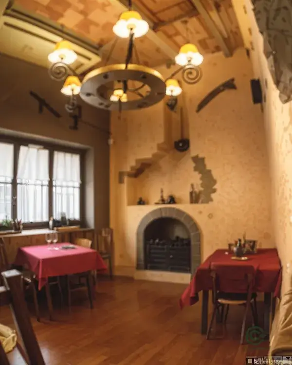 Restaurante Rústico con Ampliable Edificio Residencial en Valls