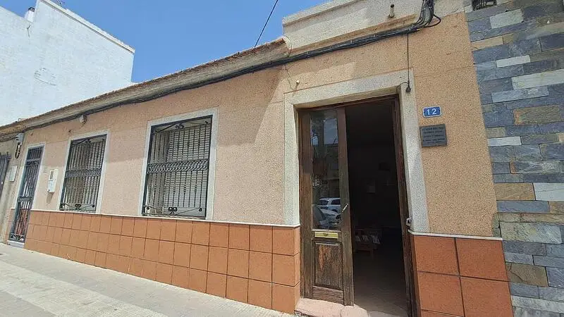 Villa en Venta Los Montesinos 3 Dormitorios Patio Grande