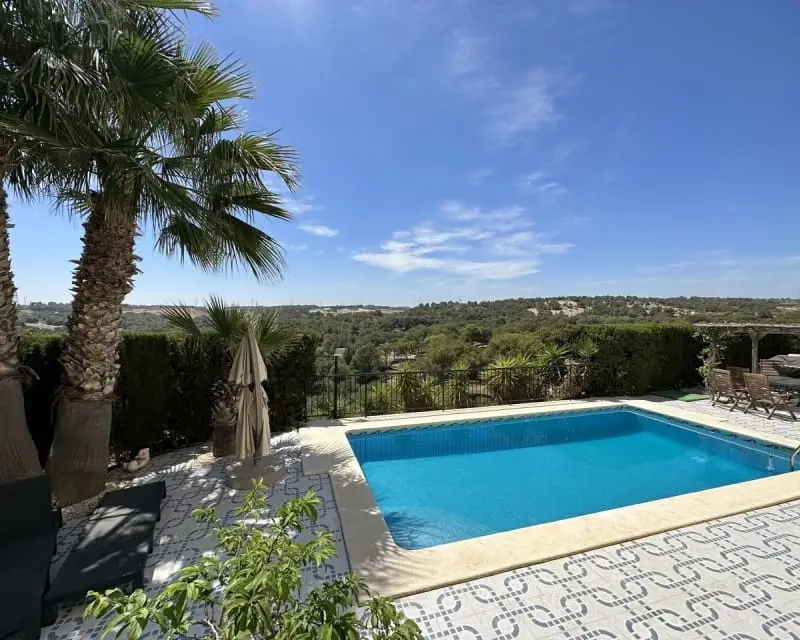 Villa de Lujo en Villamartin con Vistas al Golf
