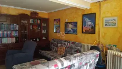 Casa en Veguellina de Fondo con Jardin y Huerta