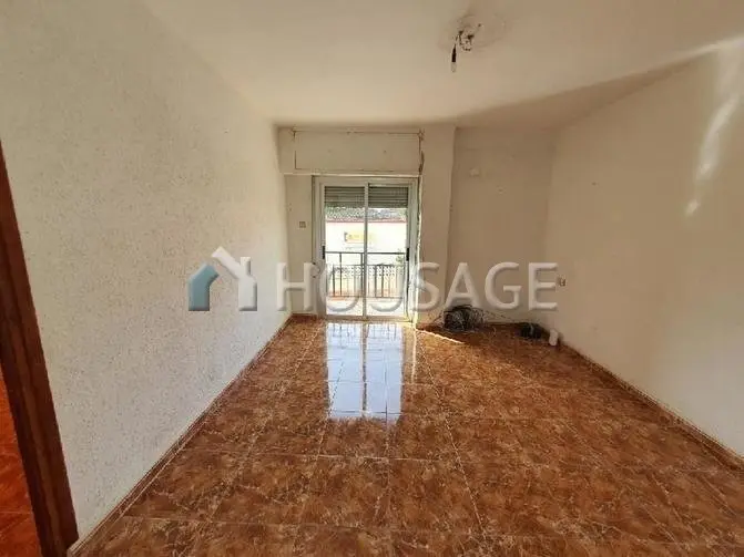 Piso en Venta en Chiva Valencia 3 Dormitorios Cerca de la Estación